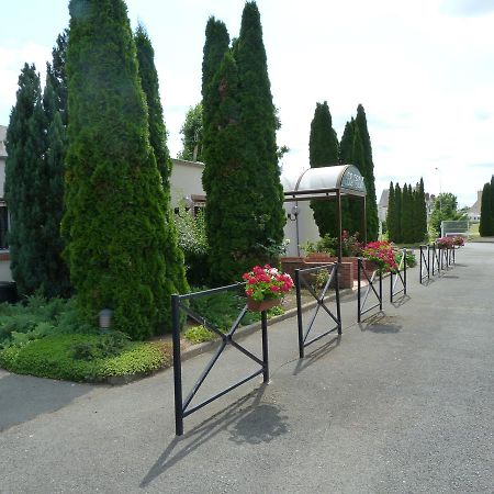 Hostellerie Du Chateau Saint-Pere-sur-Loire エクステリア 写真