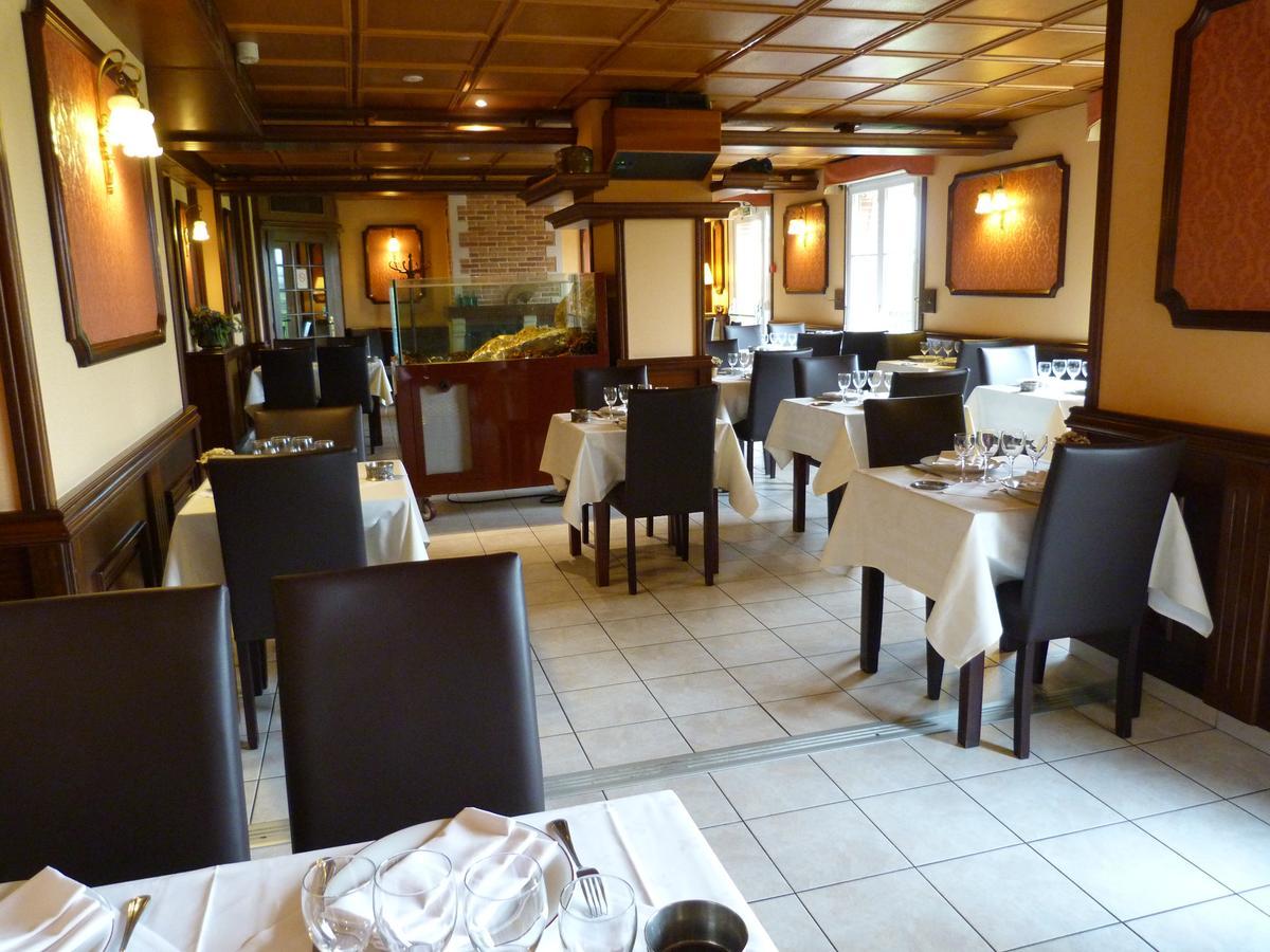 Hostellerie Du Chateau Saint-Pere-sur-Loire エクステリア 写真